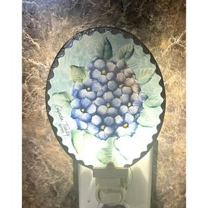 Glynda Turley Hand Painted Glass Hydrangea Plug-in Nightlight Signed 1999